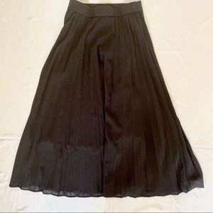 Simple retro black pleated skirt